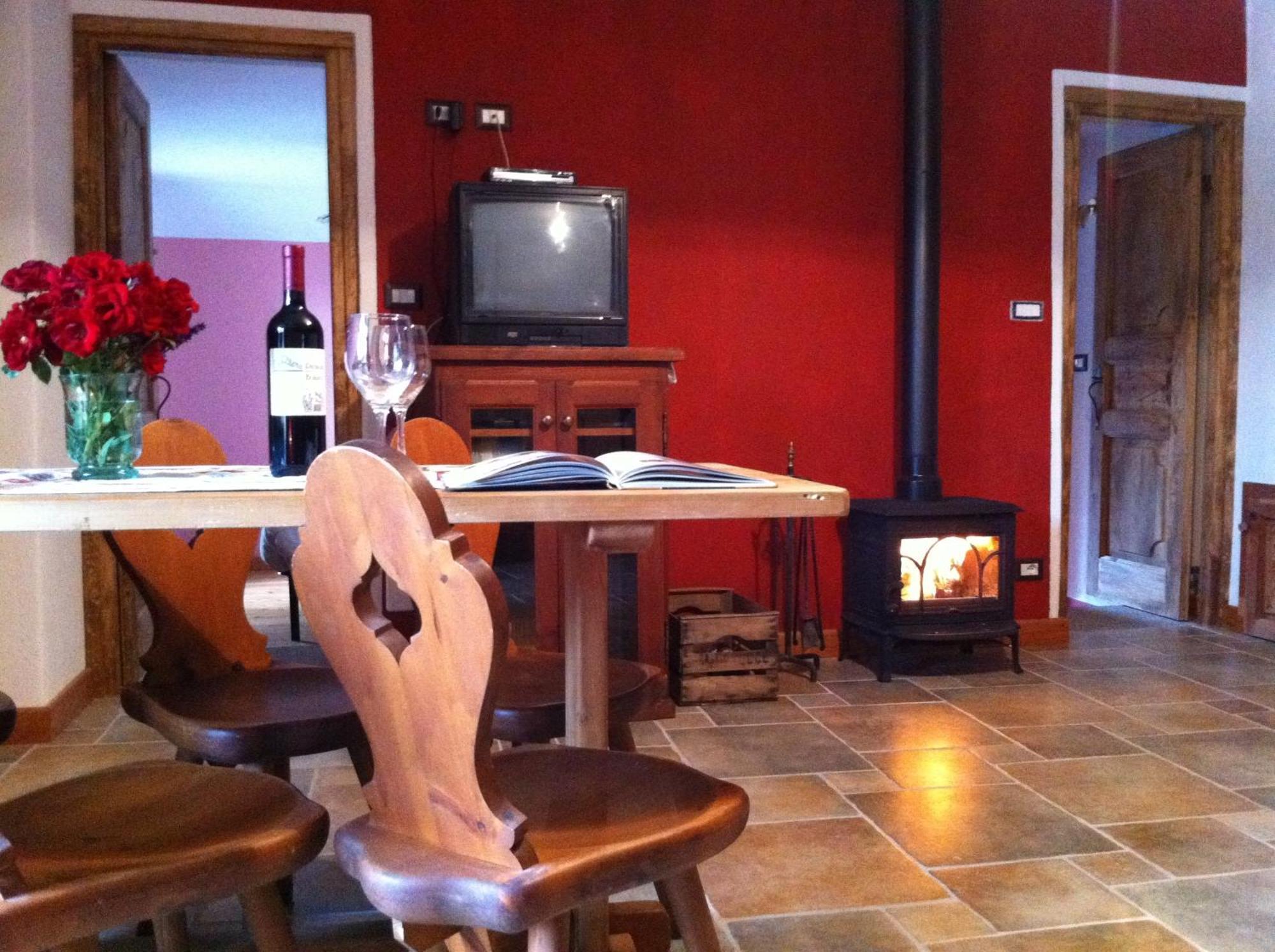 La Placette - Albergo Diffuso E Trattoria Usseaux Dış mekan fotoğraf