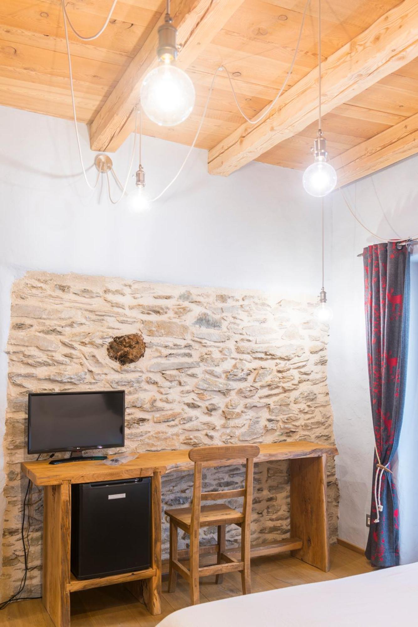 La Placette - Albergo Diffuso E Trattoria Usseaux Dış mekan fotoğraf