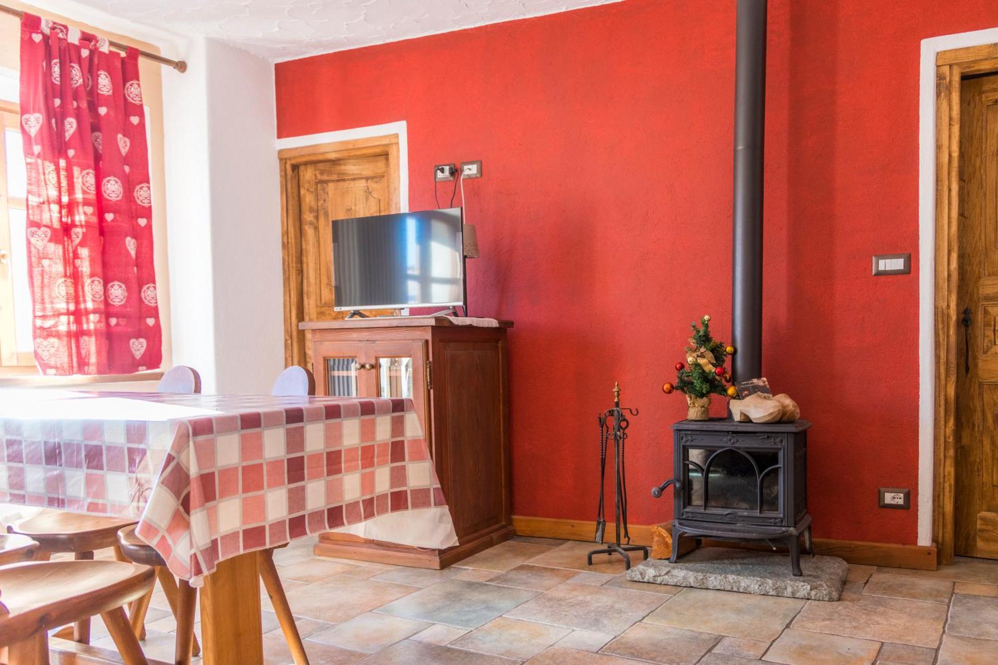 La Placette - Albergo Diffuso E Trattoria Usseaux Dış mekan fotoğraf