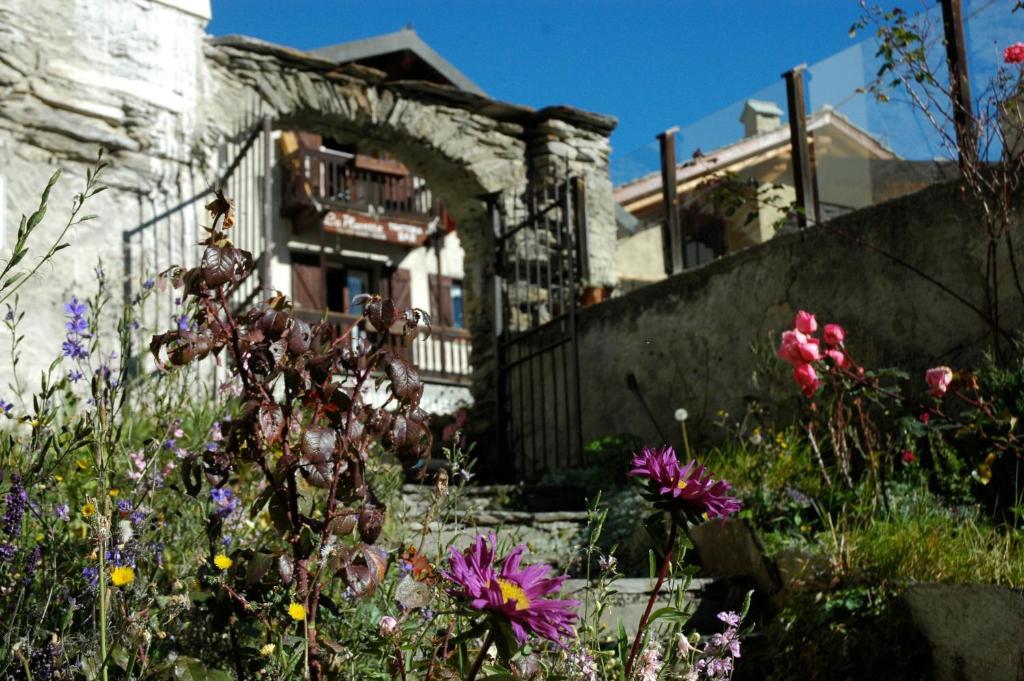 La Placette - Albergo Diffuso E Trattoria Usseaux Dış mekan fotoğraf
