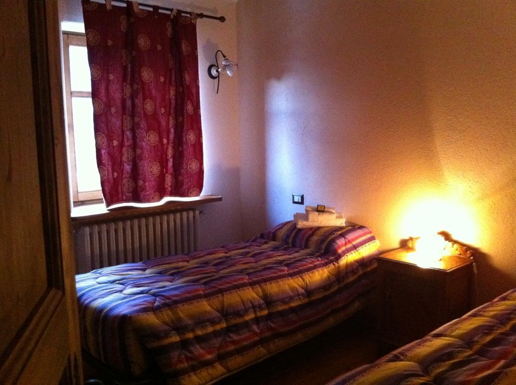 La Placette - Albergo Diffuso E Trattoria Usseaux Dış mekan fotoğraf