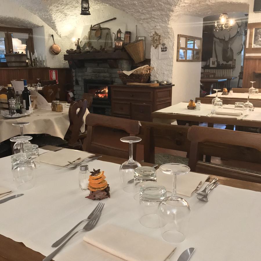 La Placette - Albergo Diffuso E Trattoria Usseaux Dış mekan fotoğraf